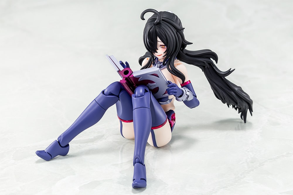 AUV TSUKUYOMI REGALIA | Megami Device